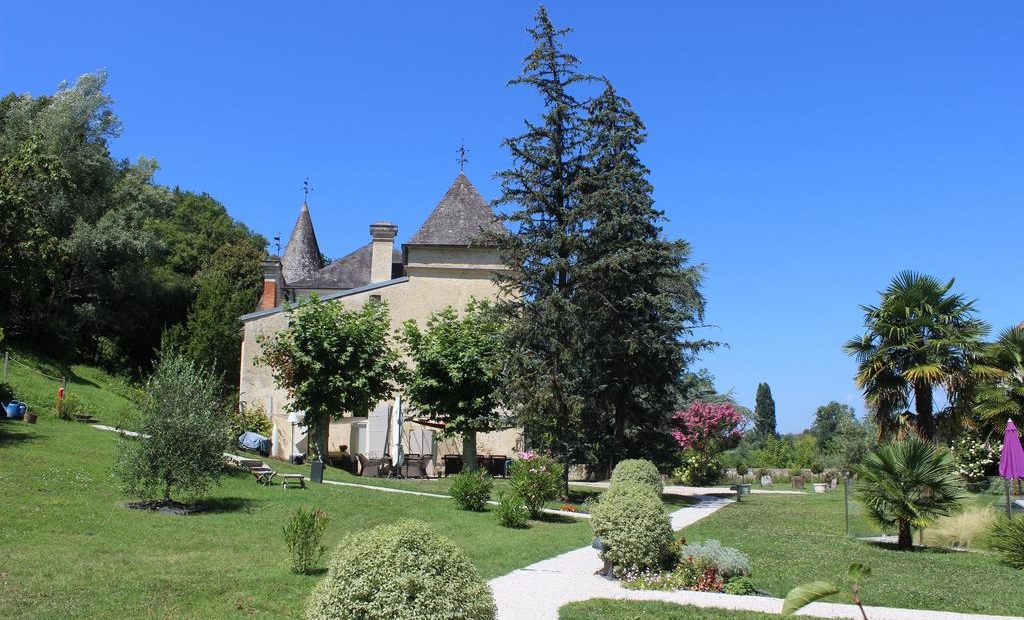 Château de Courtebotte, Maison d'hôtes et Chambre d'hôtes de luxe en Dordogne, proche de Bordeaux, Adresses Exclusives.