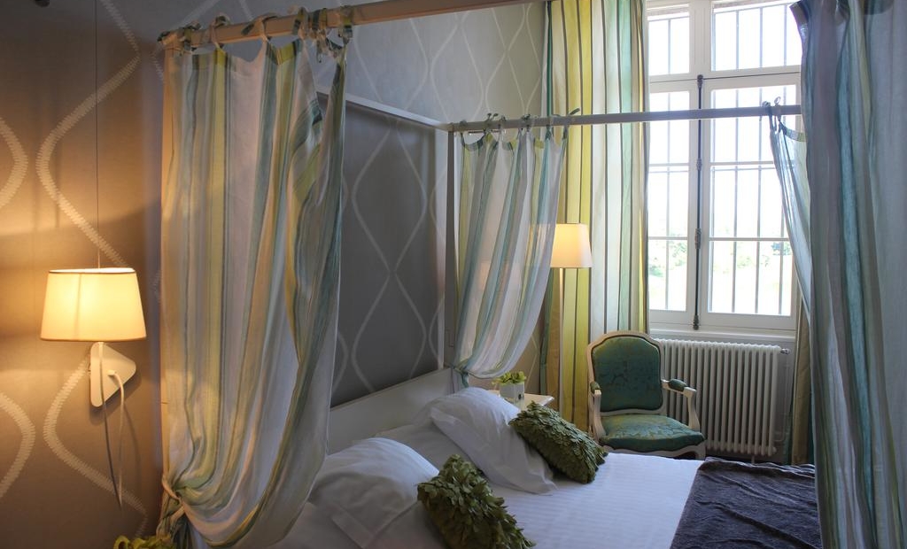 Château de Courtebotte, Maison d'hôtes et Chambre d'hôtes de luxe en Dordogne, proche de Bordeaux, Adresses Exclusives.