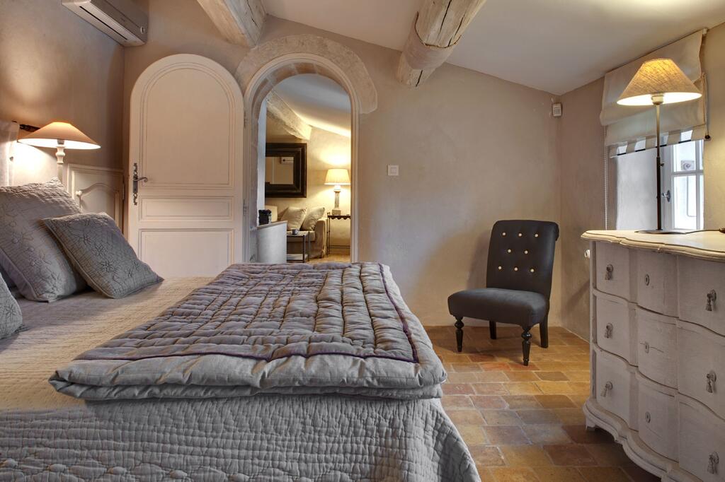 Mas de la Rose, Chambre d'hôtes de luxe à Orgon proche de St Remy de Provence, Adresses Exclusives