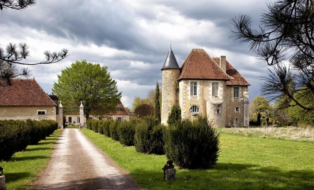 Château de Saint Georges, Maison d'hôtes et Chambre d'hôtes de luxe à Saint-Georges-sur-Moulon, proche de Bourges dans le Centre Val de Loire, Adresses Exclusives