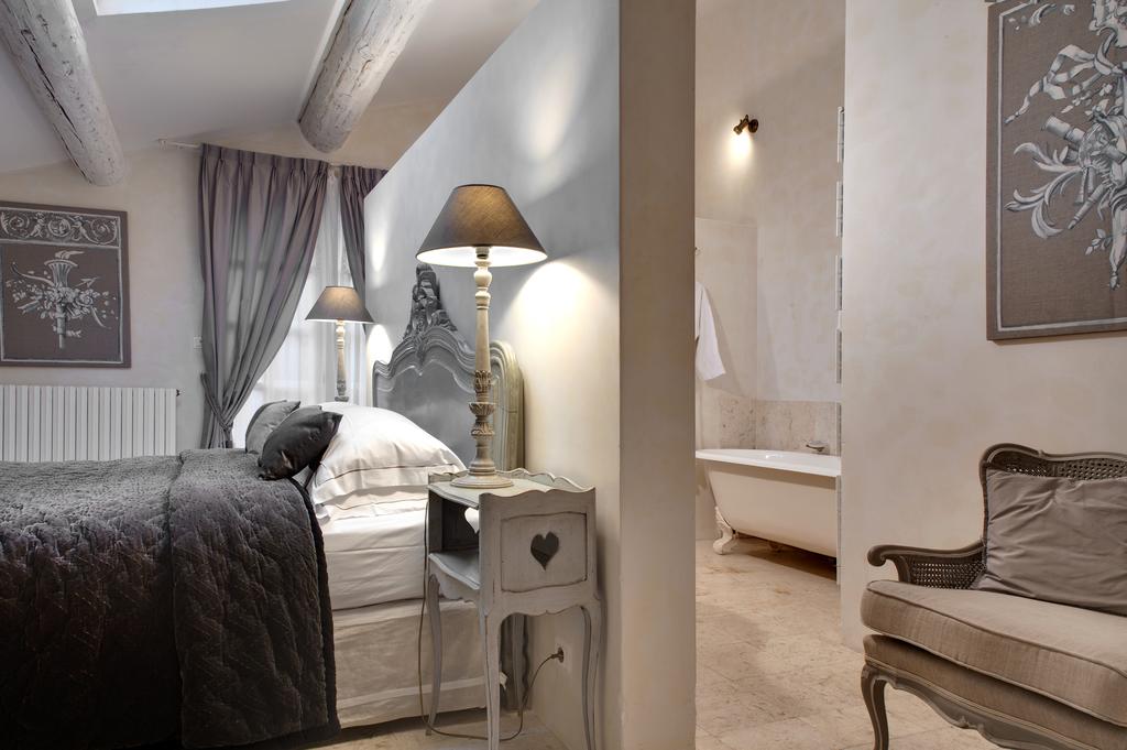 Mas de la Rose, Chambre d'hôtes de luxe à Orgon proche de St Remy de Provence, Adresses Exclusives
