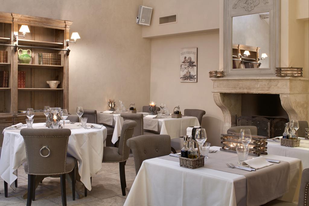 Mas de la Rose, Chambre d'hôtes de luxe à Orgon proche de St Remy de Provence, Adresses Exclusives