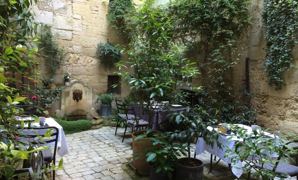 L'Albiousse, chambre d'hôtes de luxe au coeur d'Uzès, Occitanie. Adresses Exclusives.