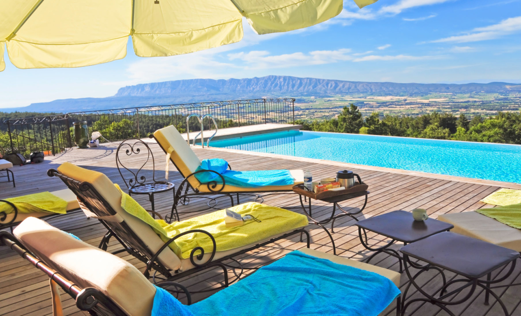 Château Grand Boise, location de luxe à Trets en Provence avec vue sur le vignoble Sainte Victoire, Adresses Exclusives