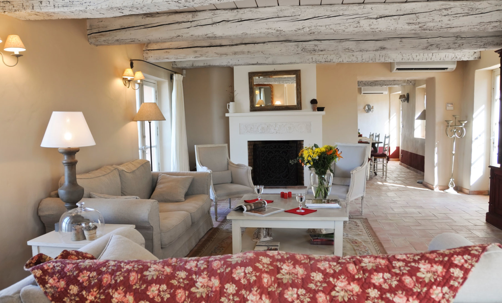 Château Grand Boise, location de luxe à Trets en Provence avec vue sur le vignoble Sainte Victoire, Adresses Exclusives