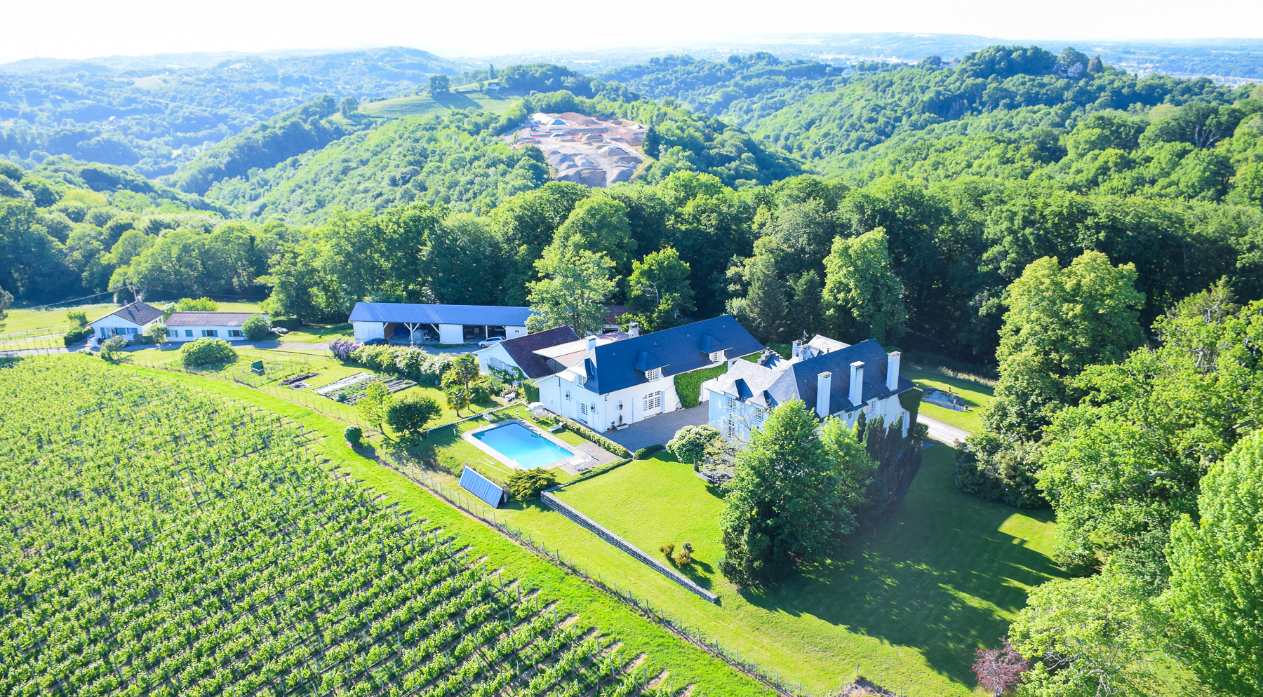 Clos Mirabel - Maison d’Hôtes de luxe avec Gîtes à côté de Pau dans les Pyrénées-Atlantiques - Adresses Exclusives