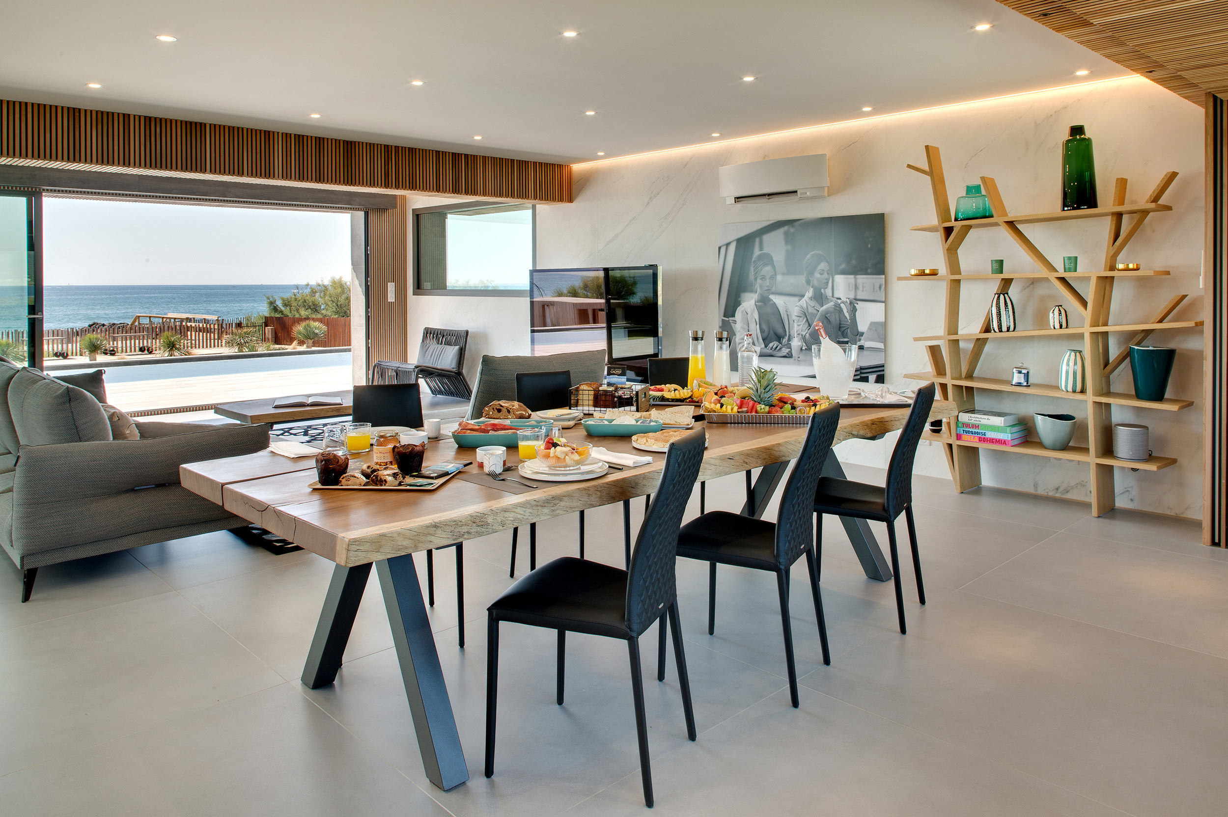 Villa Miramar est une Adresse Exclusive qui propose chambre d’hôtes de charme et luxe dans le Bassin de Thau Frontignan proche de Sète en Occitanie France - Adresses Exclusives