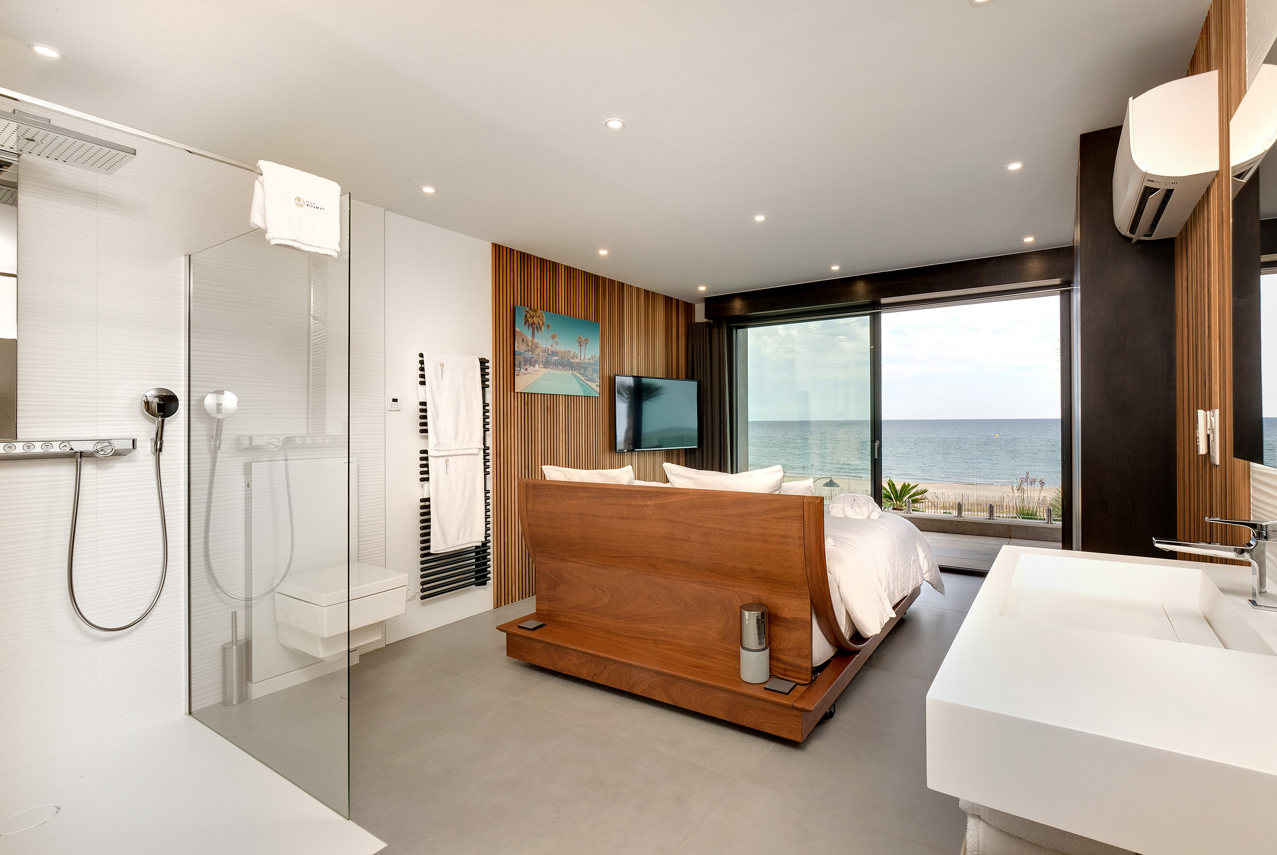 Villa Miramar est une Adresse Exclusive qui propose chambre d’hôtes de charme et luxe dans le Bassin de Thau Frontignan proche de Sète en Occitanie France - Adresses Exclusives